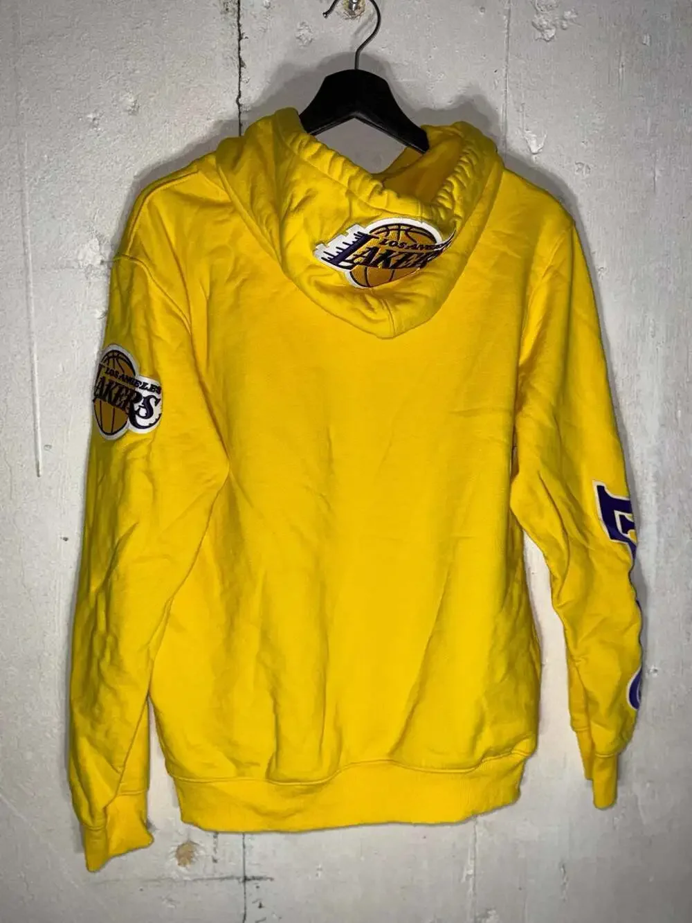 Pro Standard NBA Los Angeles Lakers Classic Chenille Pullover Hoodie - Yellow
